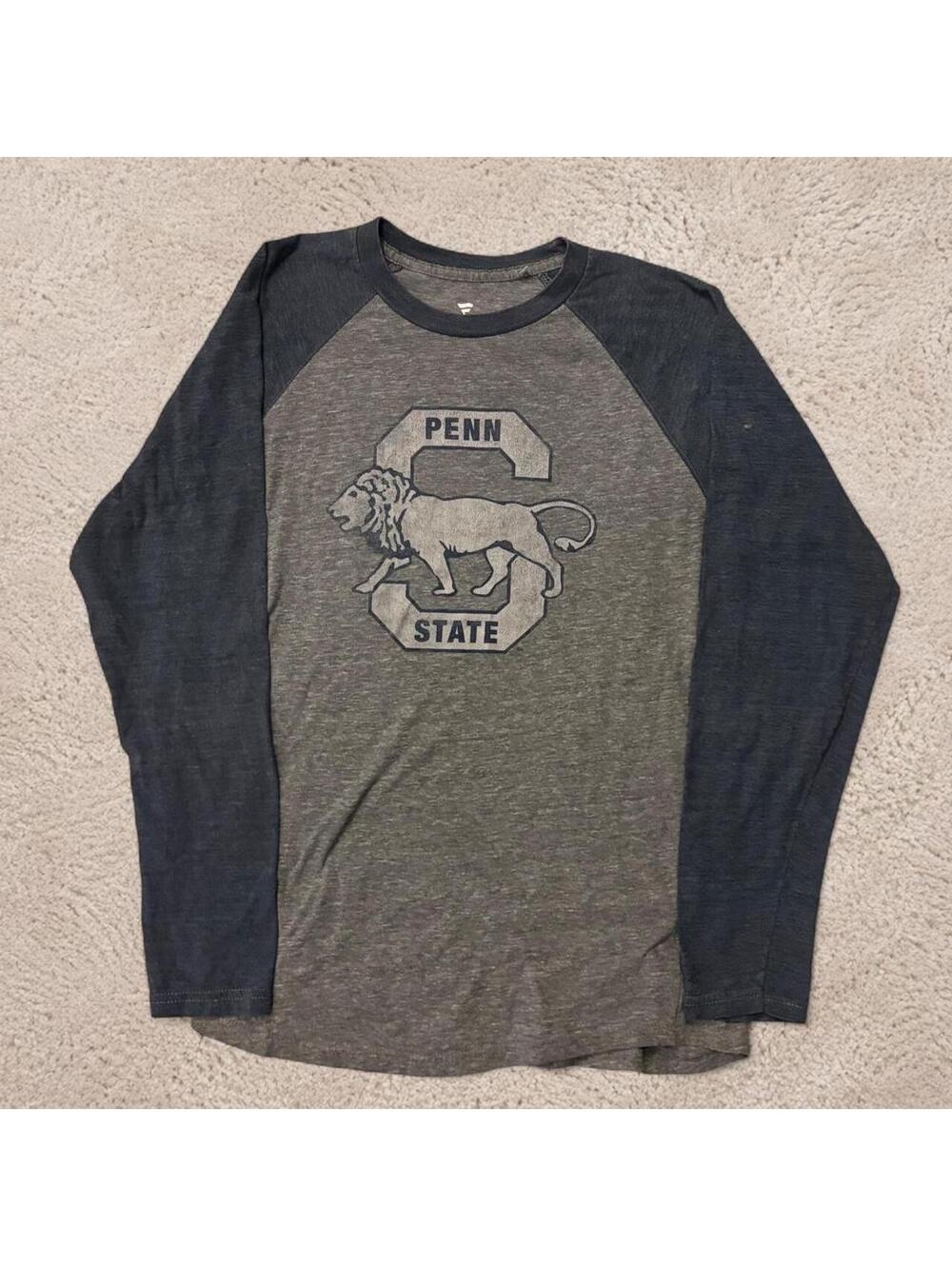 Beautiful vintage style two toned Penn State tee.